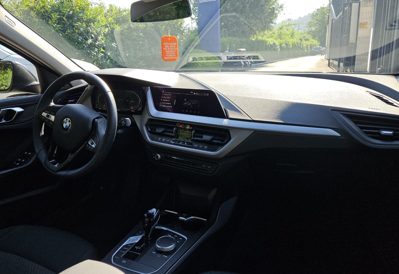BMW 116d Advanced Business 1500 cc