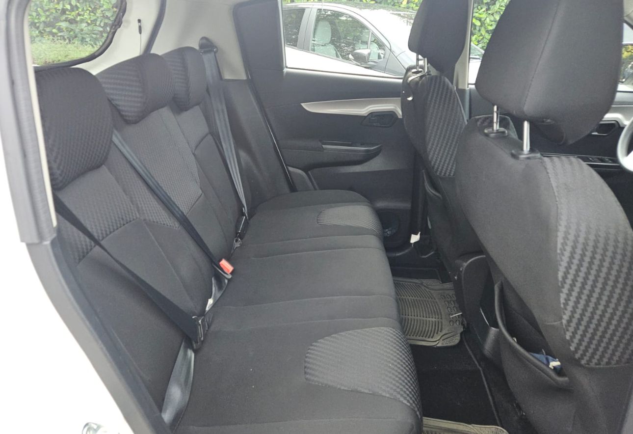 MAHINDRA KUV 100 K6+ 1200 cc