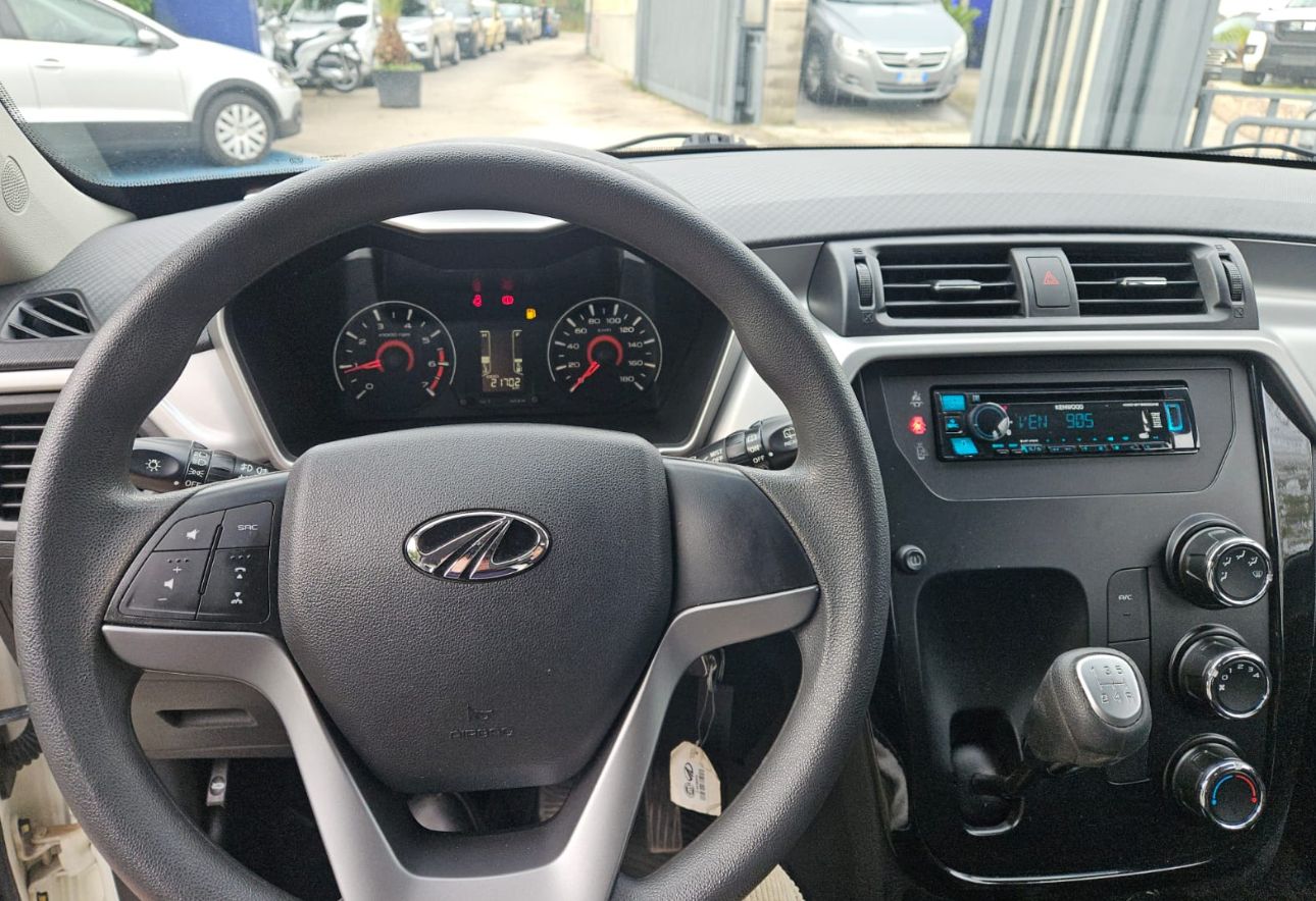 MAHINDRA KUV 100 K6+ 1200 cc