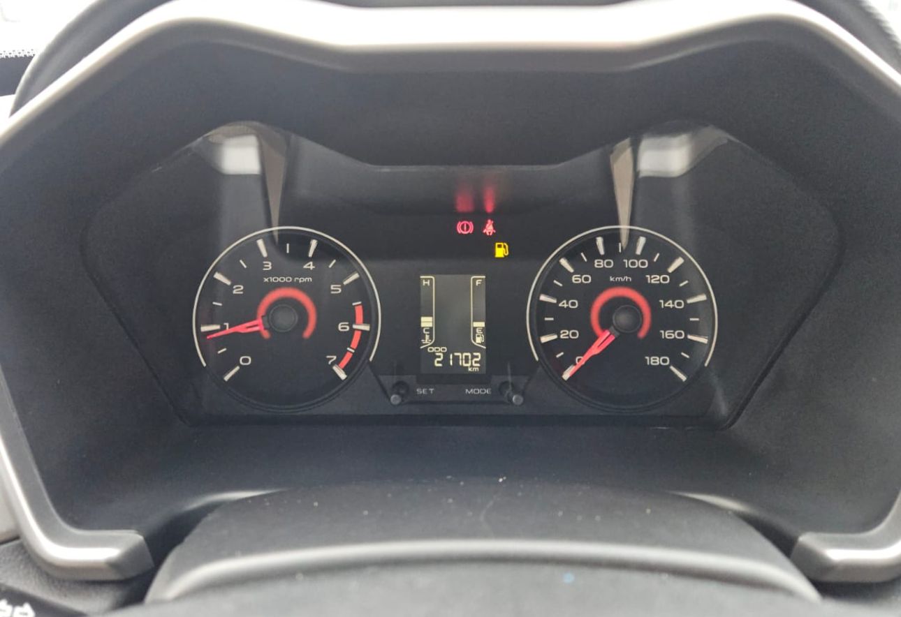 MAHINDRA KUV 100 K6+ 1200 cc