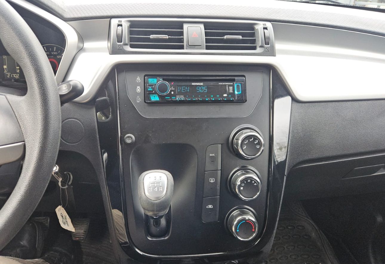 MAHINDRA KUV 100 K6+ 1200 cc