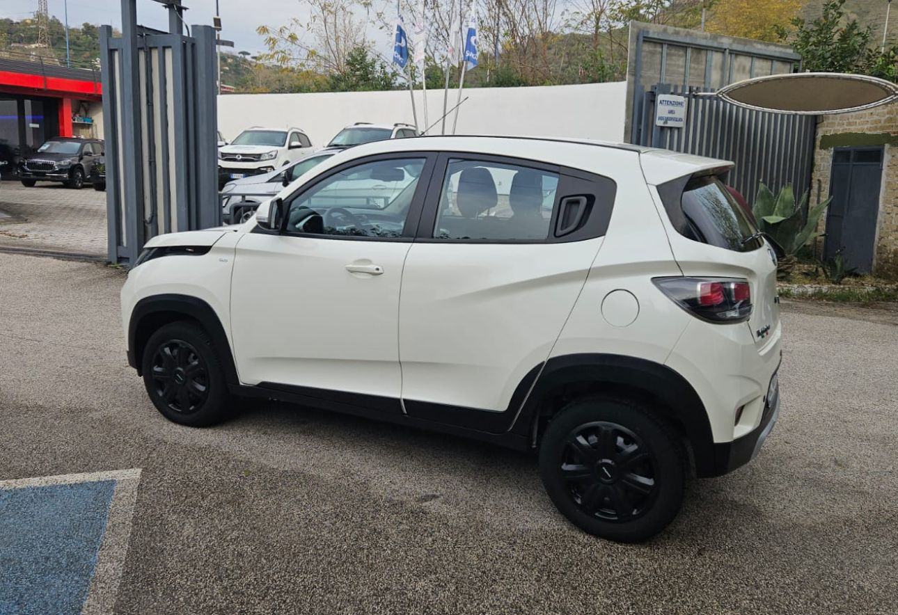MAHINDRA KUV 100 K6+ 1200 cc