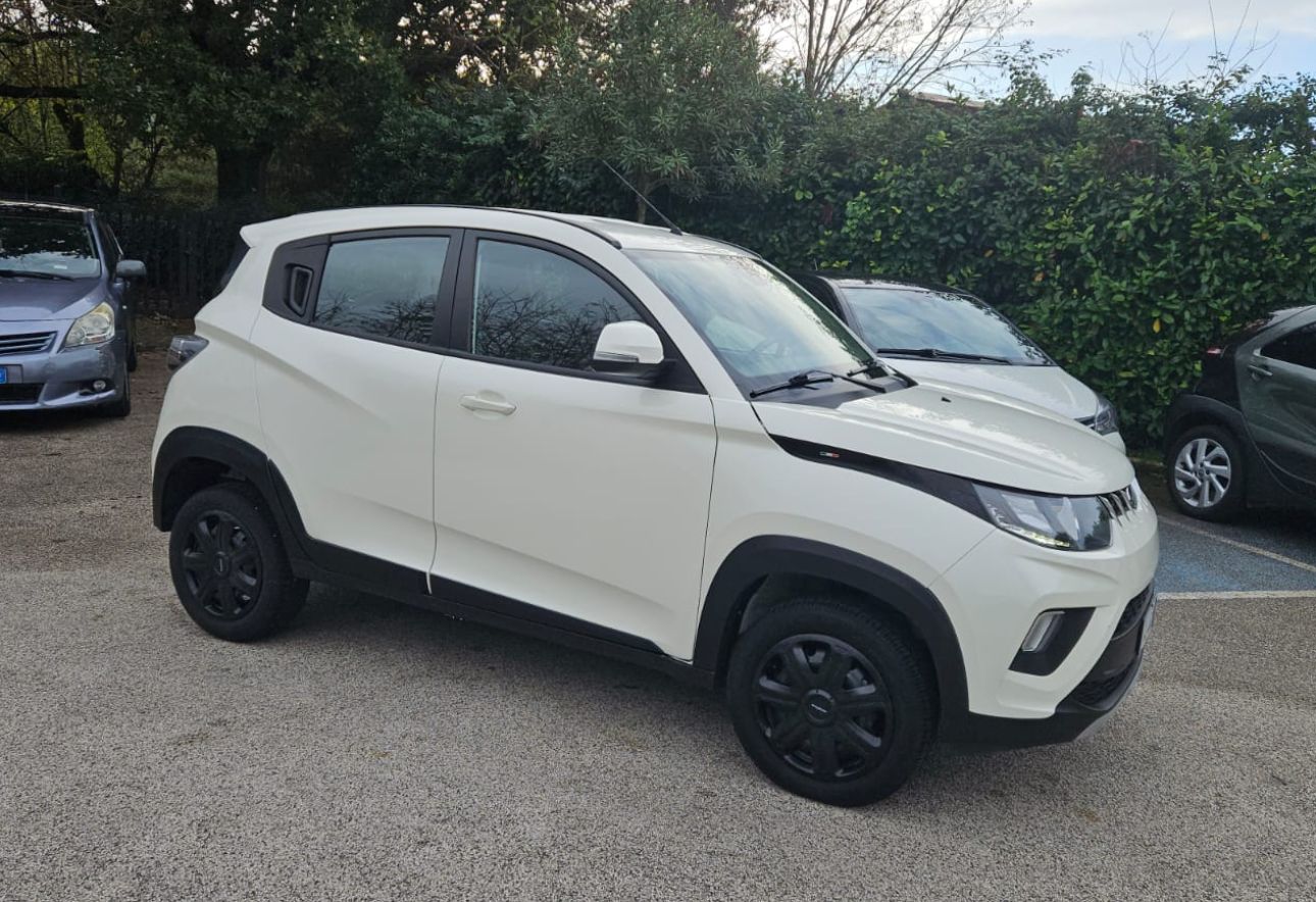 MAHINDRA KUV 100 K6+ 1200 cc