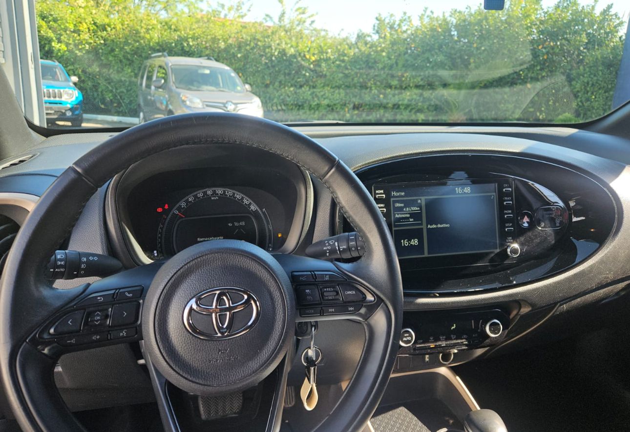 Toyota AYGO X TREND 1000 cc