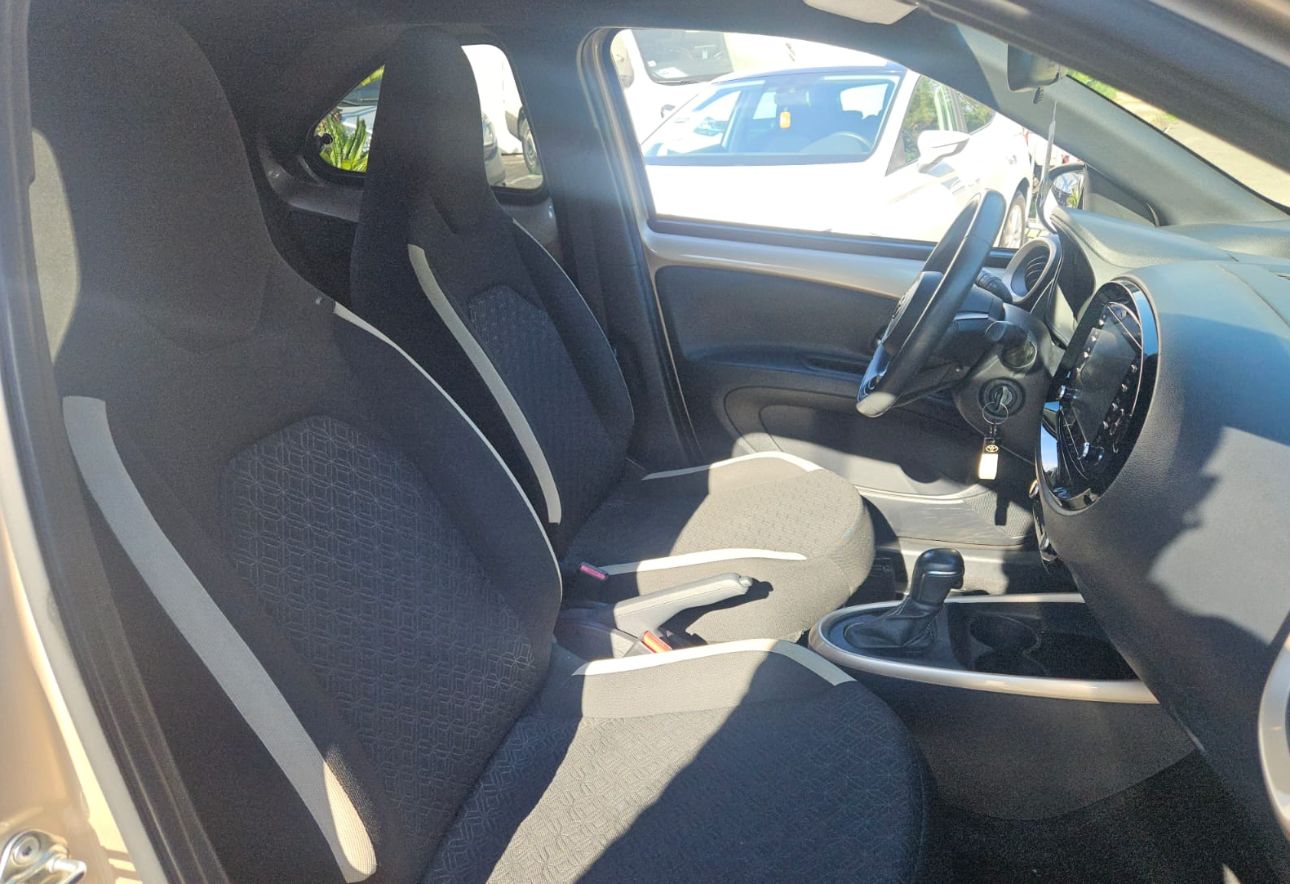 Toyota AYGO X TREND 1000 cc