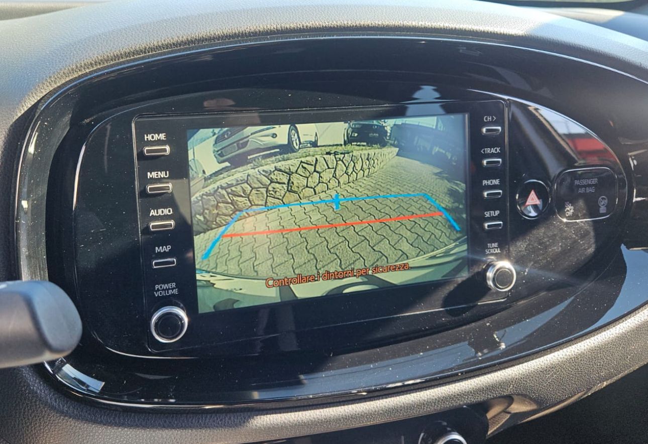 Toyota AYGO X TREND 1000 cc