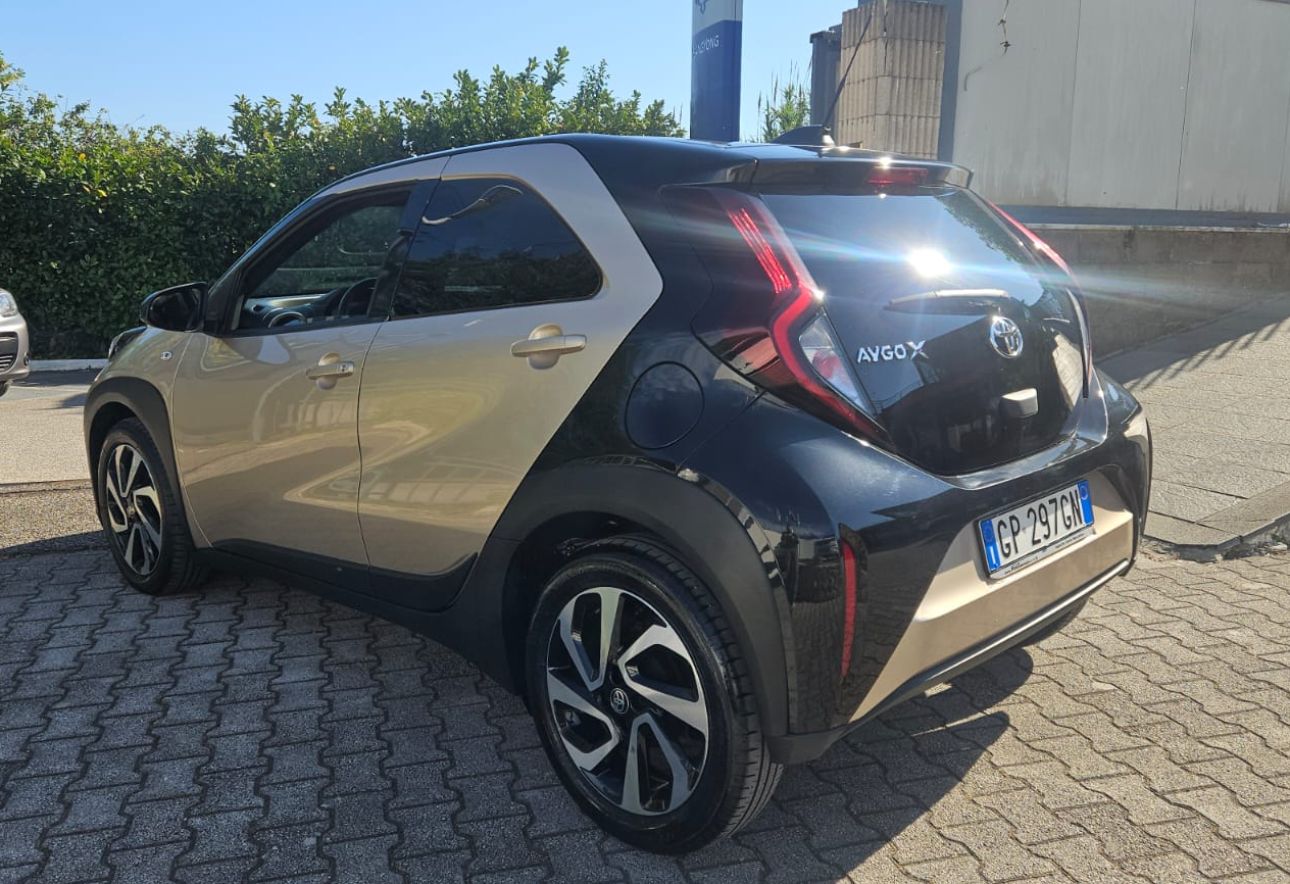 Toyota AYGO X TREND 1000 cc