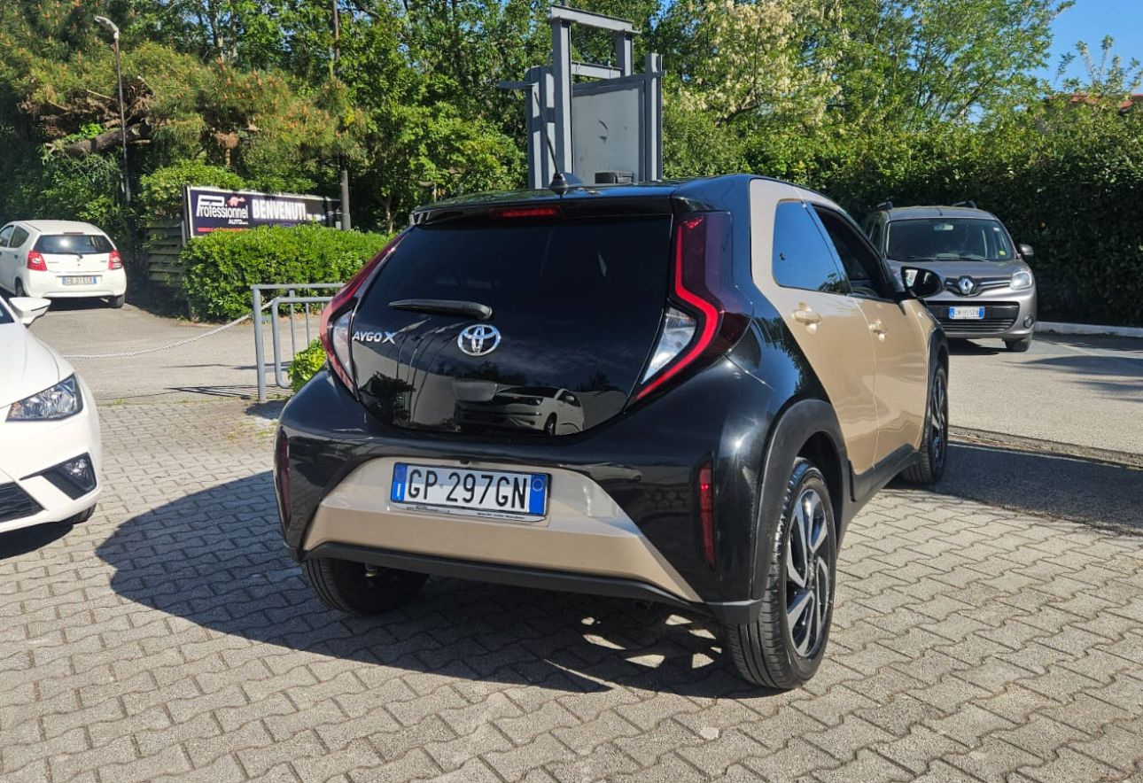 Toyota AYGO X TREND 1000 cc
