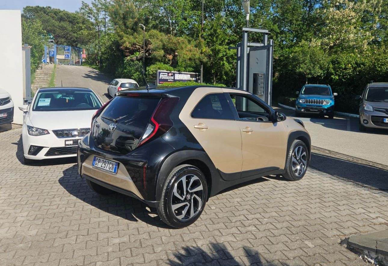 Toyota AYGO X TREND 1000 cc