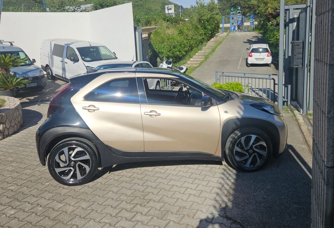 Toyota AYGO X TREND 1000 cc