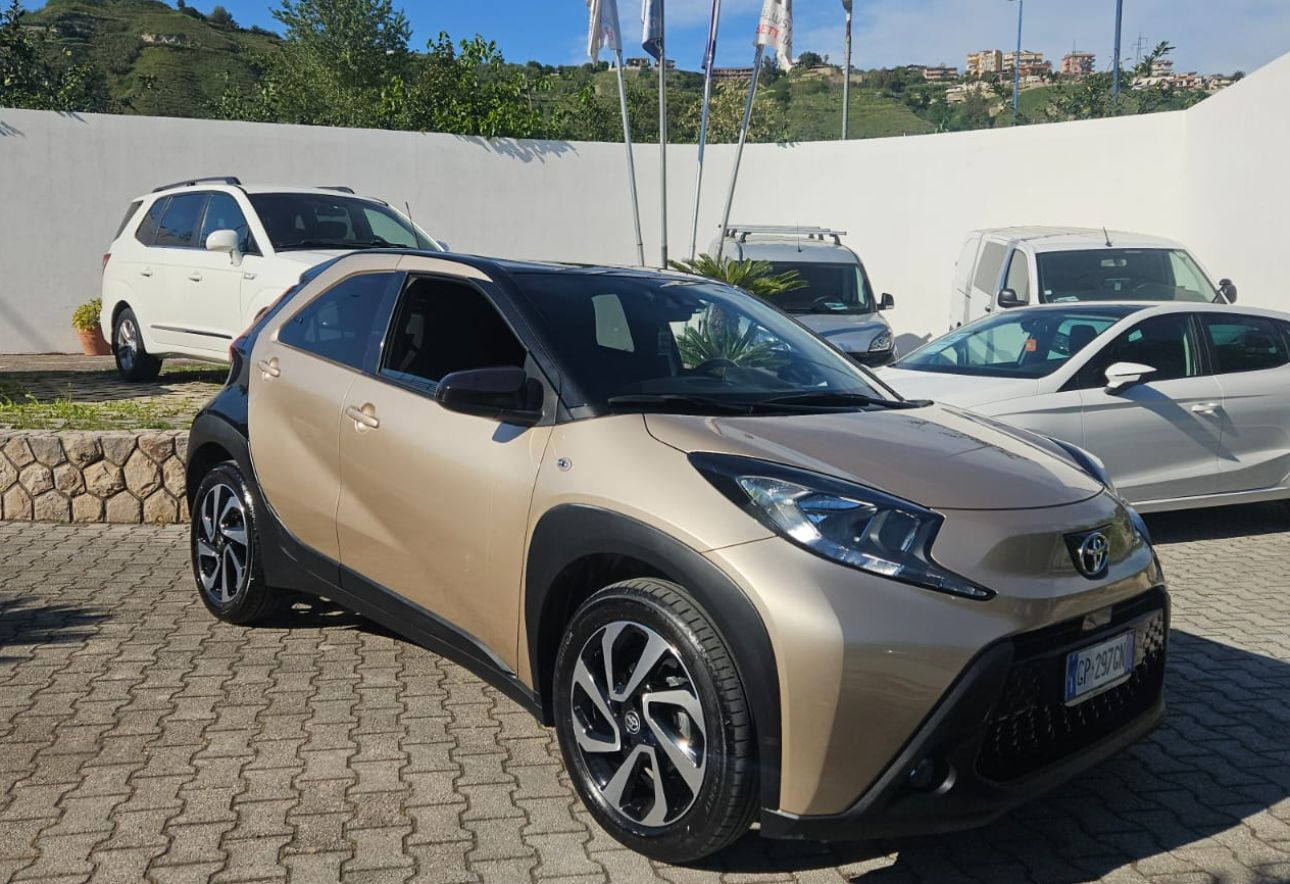 Toyota AYGO X TREND 1000 cc