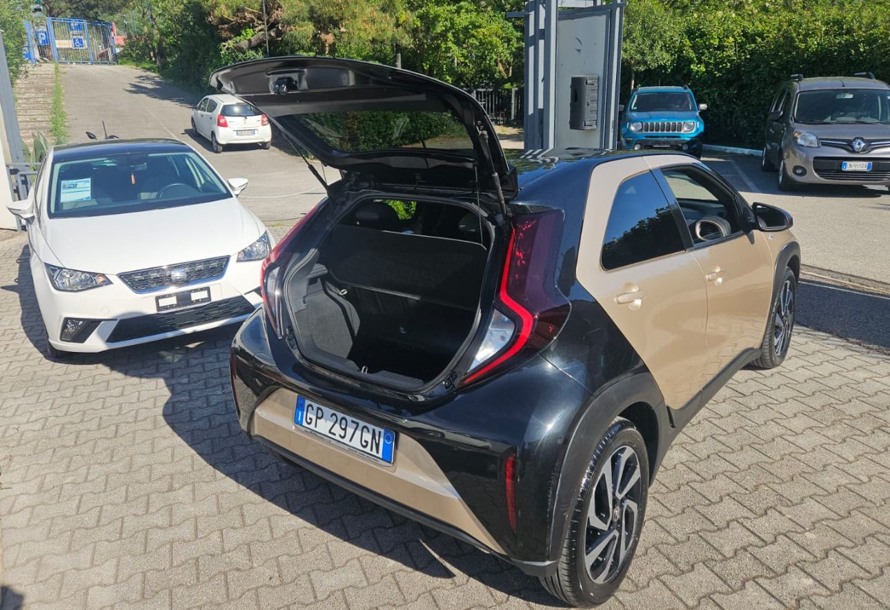 Toyota AYGO X TREND 1000 cc