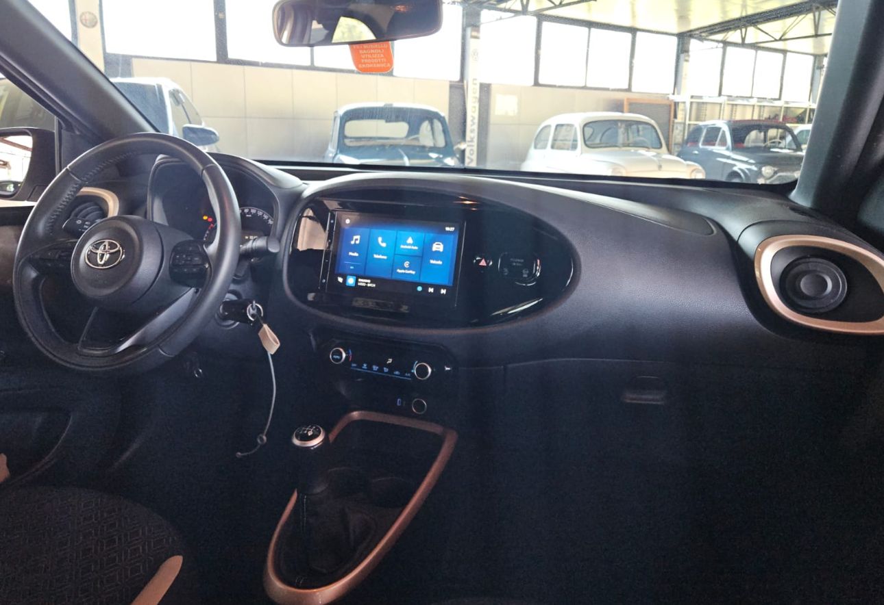 Toyota AYGO X TREND 1000 cc