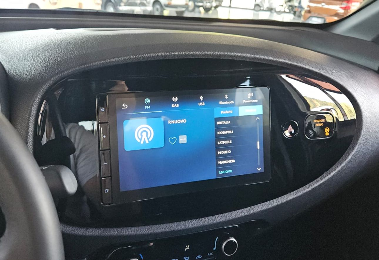 Toyota AYGO X TREND 1000 cc