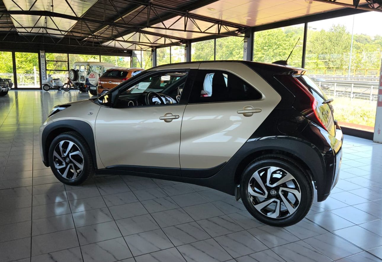 Toyota AYGO X TREND 1000 cc