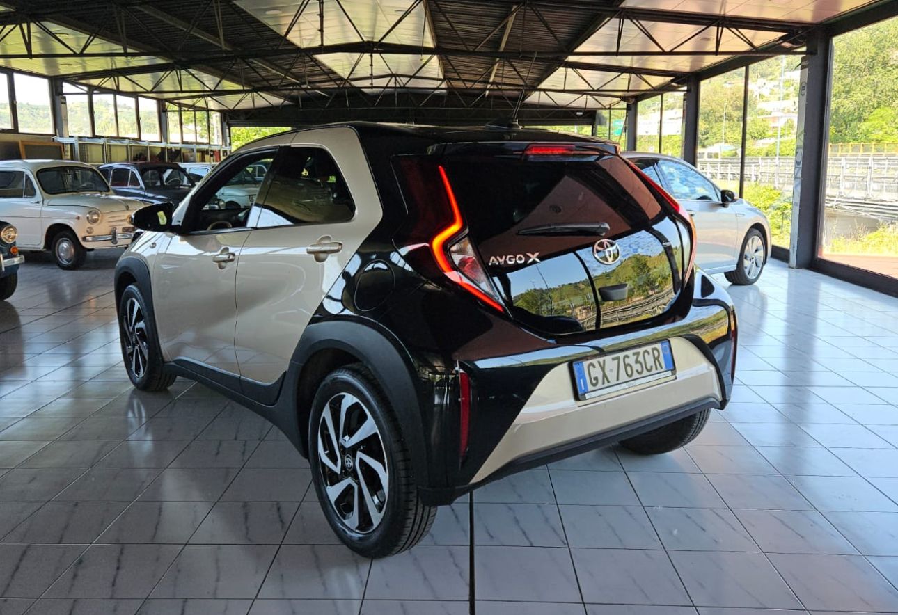 Toyota AYGO X TREND 1000 cc
