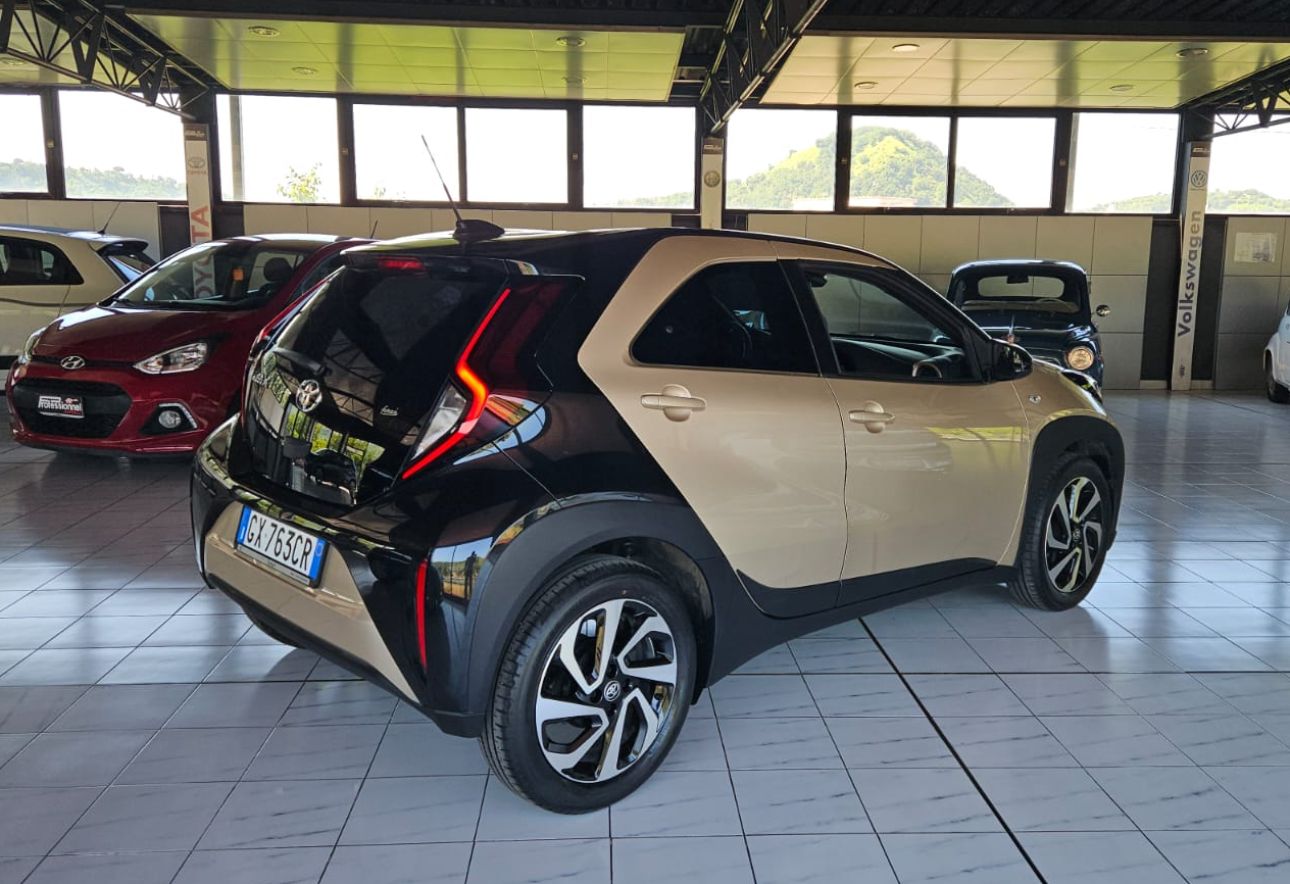 Toyota AYGO X TREND 1000 cc
