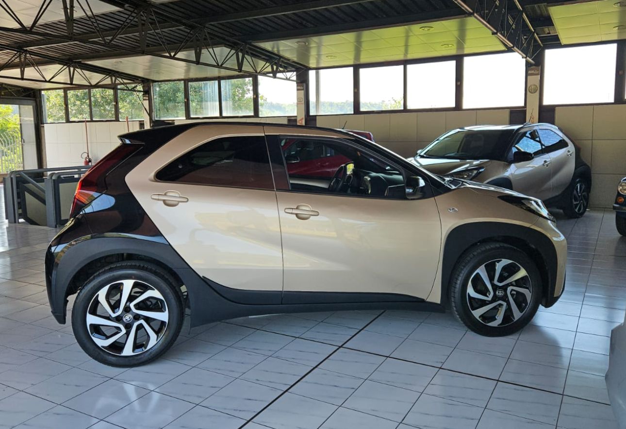 Toyota AYGO X TREND 1000 cc