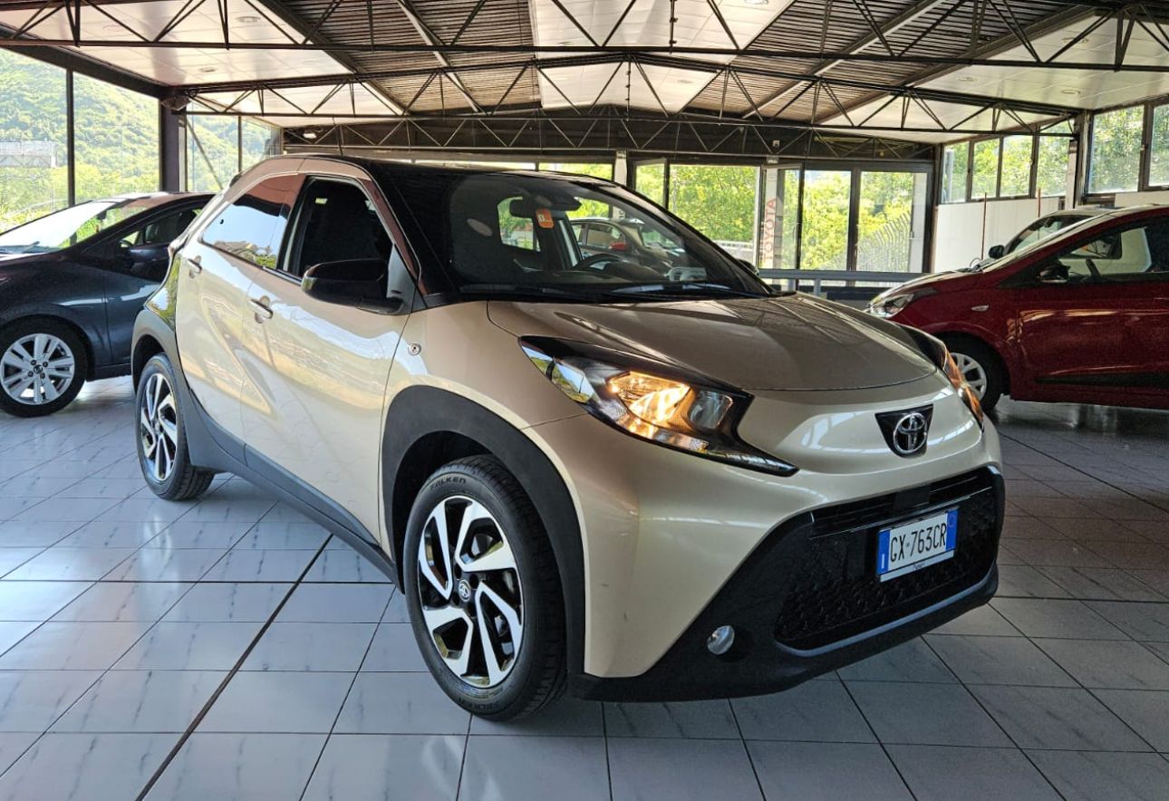 Toyota AYGO X TREND 1000 cc