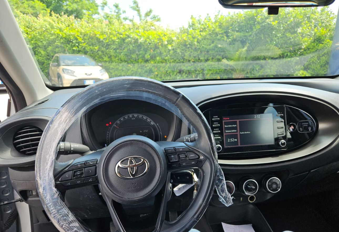 Toyota AYGO X ACTIVE PLUS 1000 cc