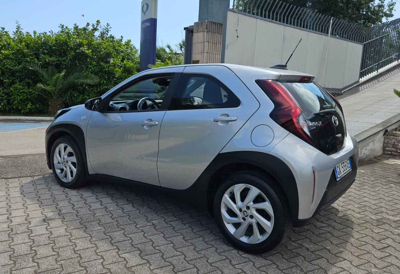 Toyota AYGO X ACTIVE PLUS 1000 cc