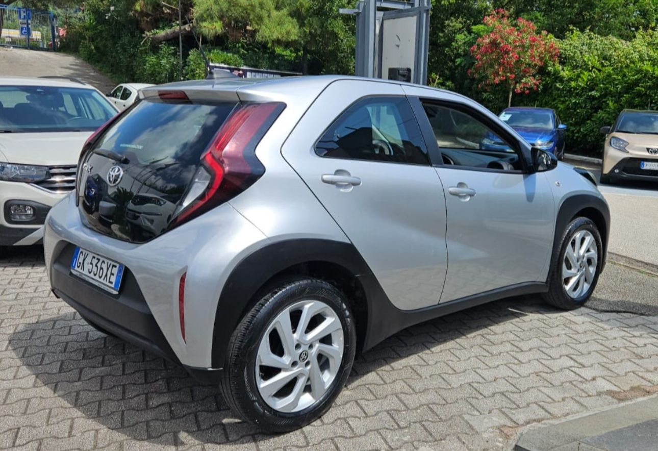 Toyota AYGO X ACTIVE PLUS 1000 cc