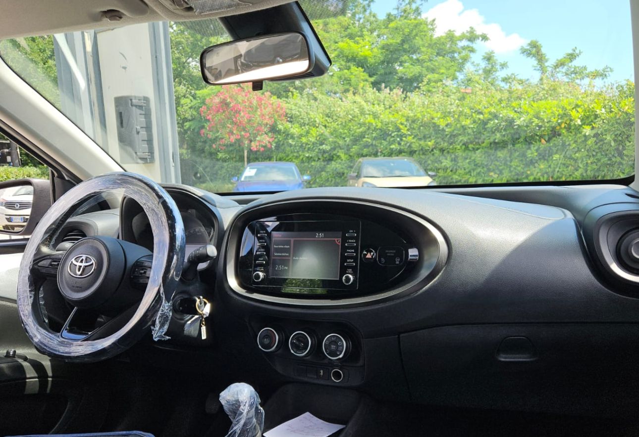 Toyota AYGO X ACTIVE PLUS 1000 cc