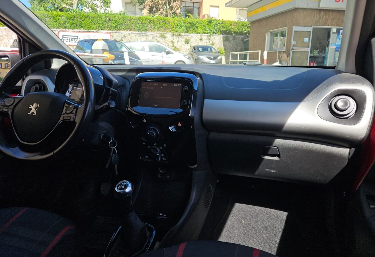 Peugeot 108 ALLURE 1200 cc
