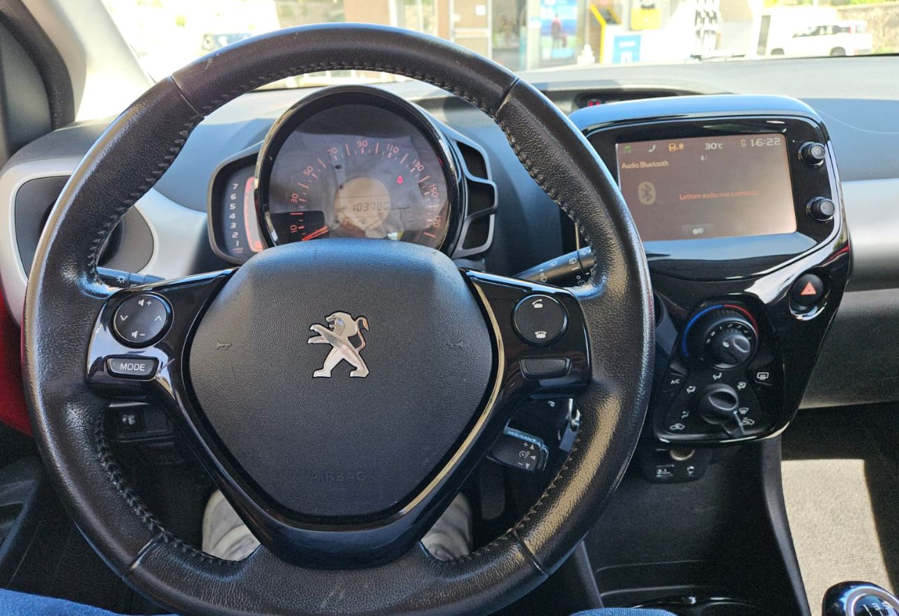 Peugeot 108 ALLURE 1200 cc