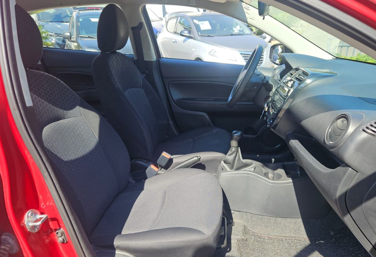 Mitsubishi SPACE STAR INVITE 1000 cc