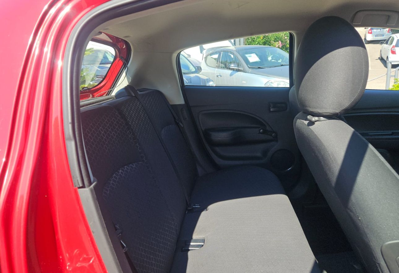 Mitsubishi SPACE STAR INVITE 1000 cc