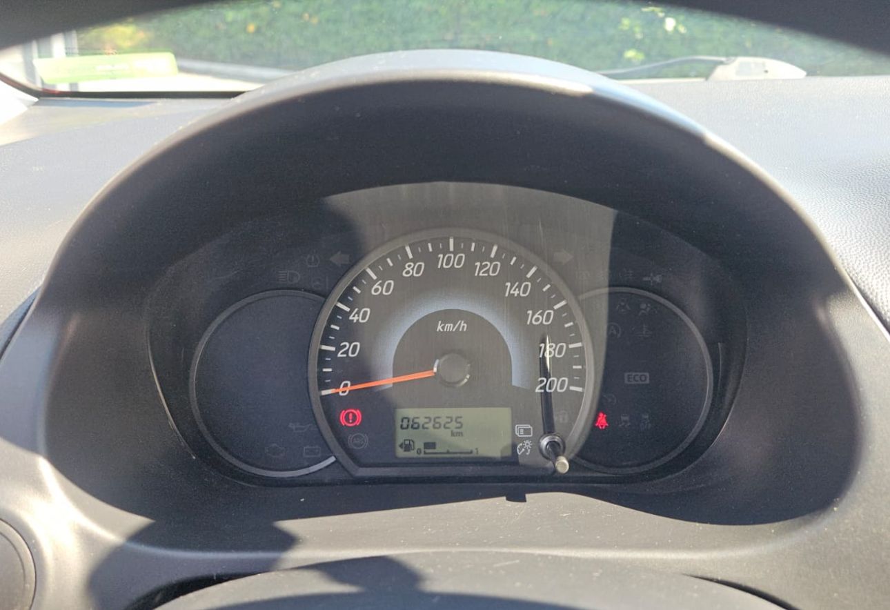 Mitsubishi SPACE STAR INVITE 1000 cc