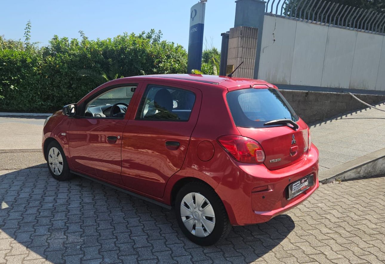 Mitsubishi SPACE STAR INVITE 1000 cc