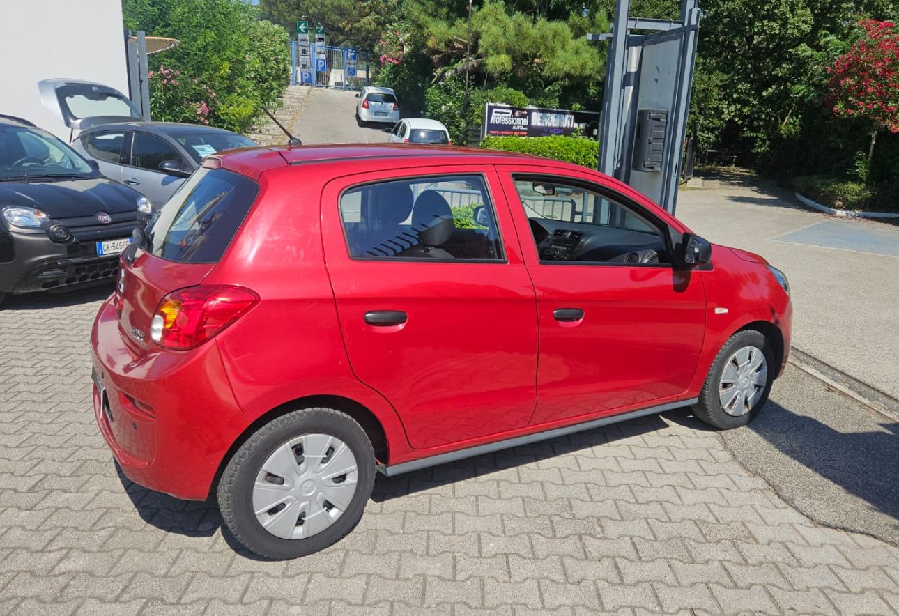 Mitsubishi SPACE STAR INVITE 1000 cc