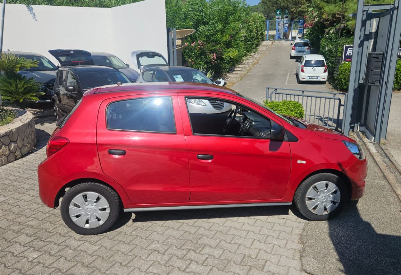 Mitsubishi SPACE STAR INVITE 1000 cc