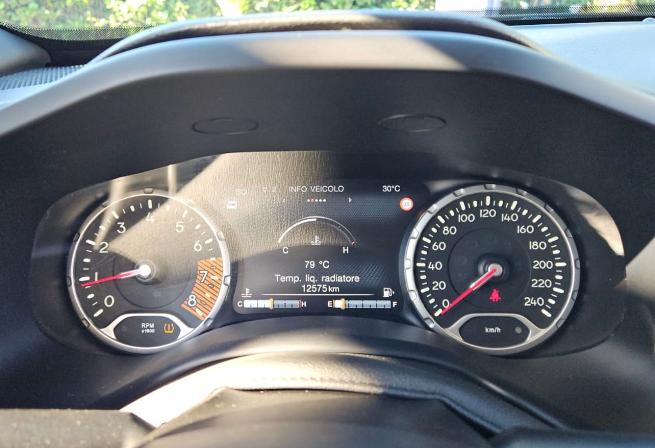 Jeep RENEGADE LIMITED 1000 cc