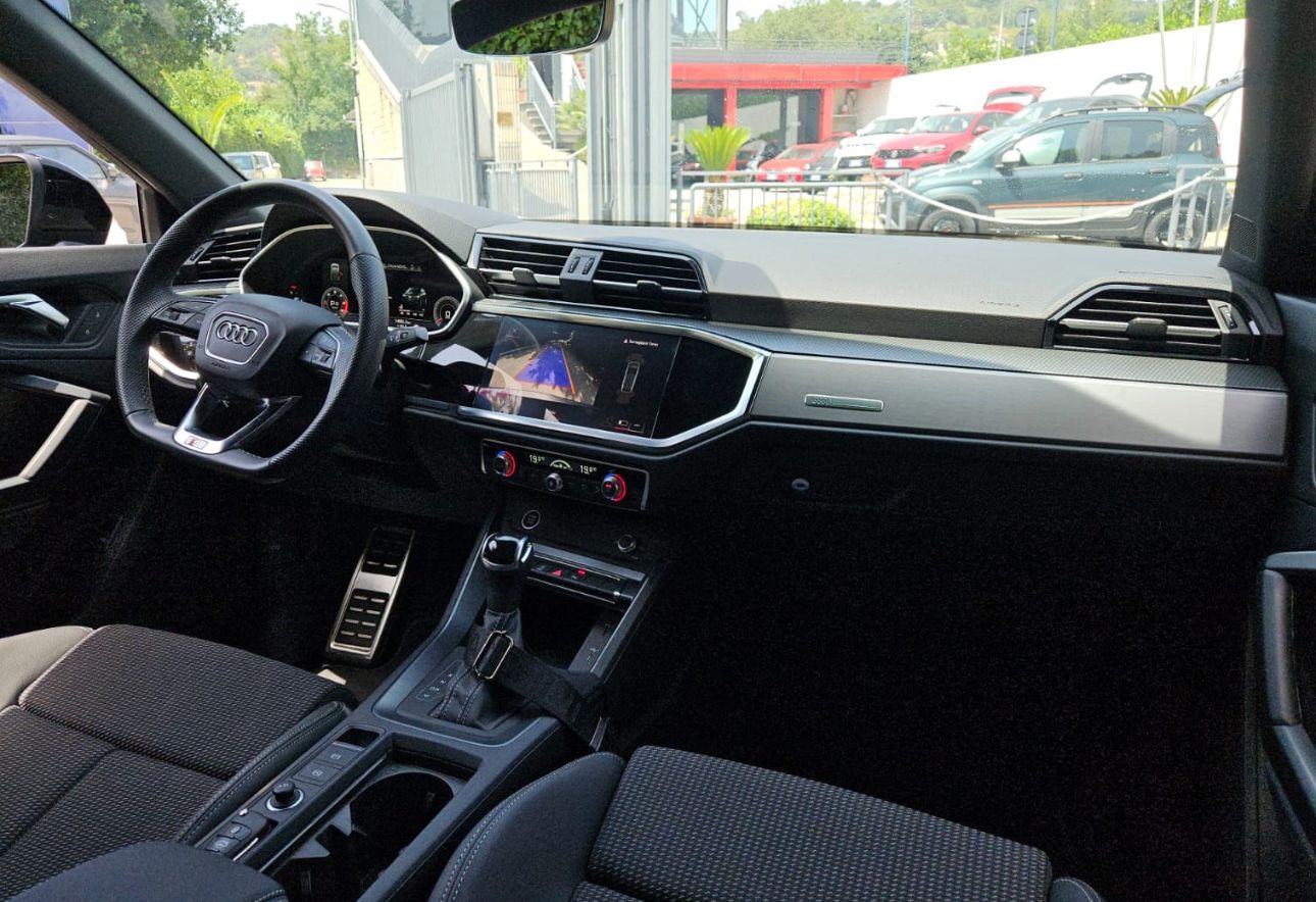Audi Q3 SPB 35TDI S LINE S-tronic Black Identity 2000 cc