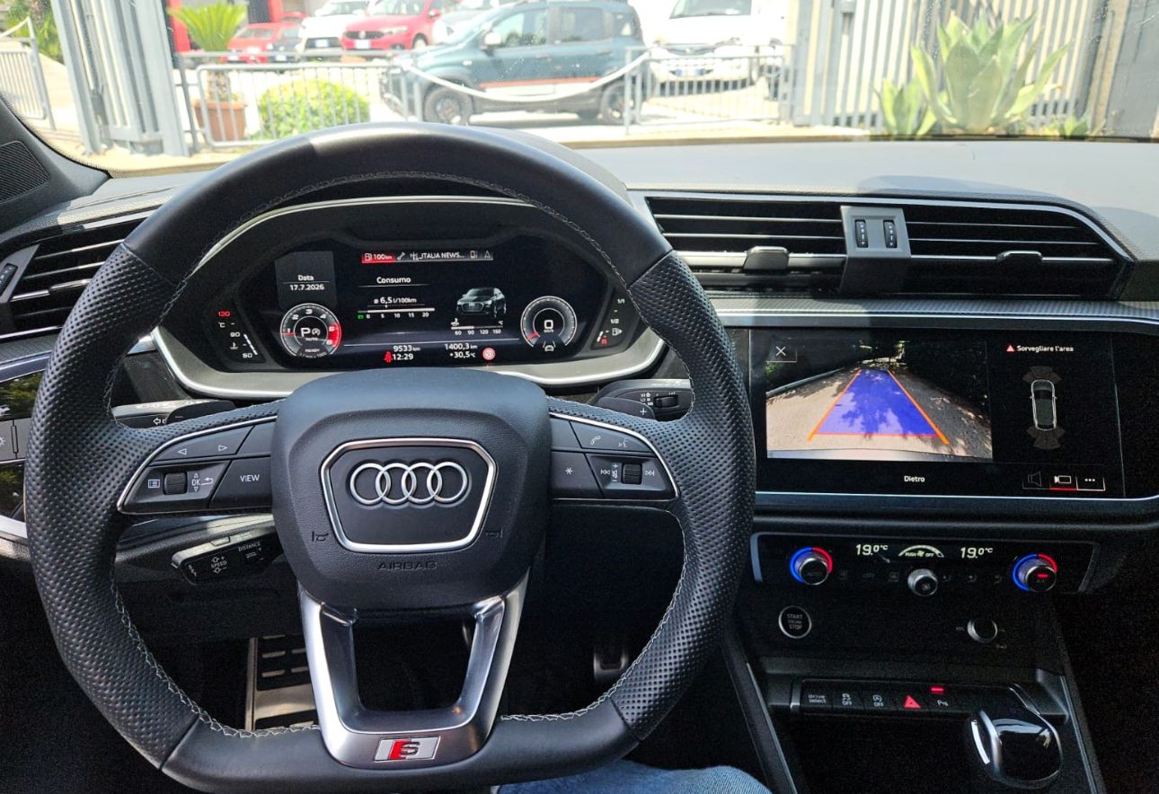 Audi Q3 SPB 35TDI S LINE S-tronic Black Identity 2000 cc