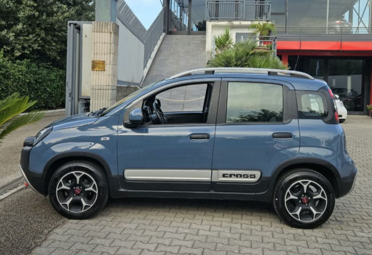 FIAT PANDA Cross FireFly Hybrid