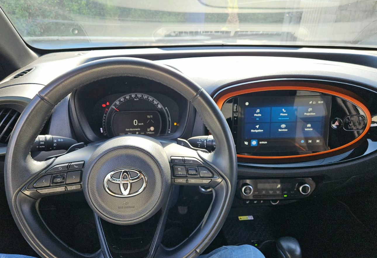 Toyota AYGO X LIMITED - AIR S-CVT 1000 cc