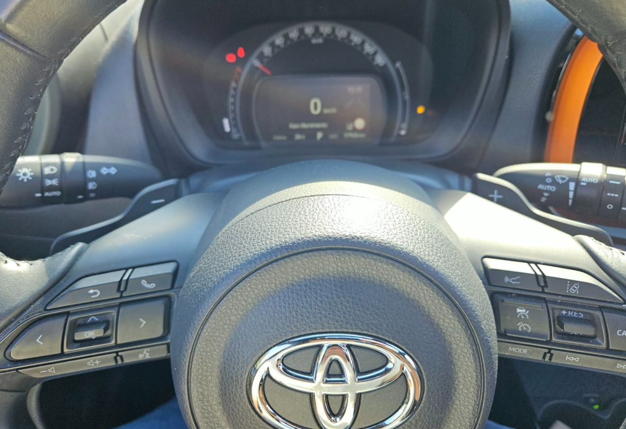 Toyota AYGO X LIMITED - AIR S-CVT 1000 cc