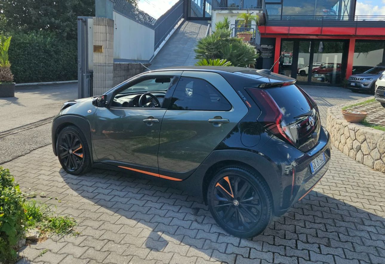 Toyota AYGO X LIMITED - AIR S-CVT 1000 cc