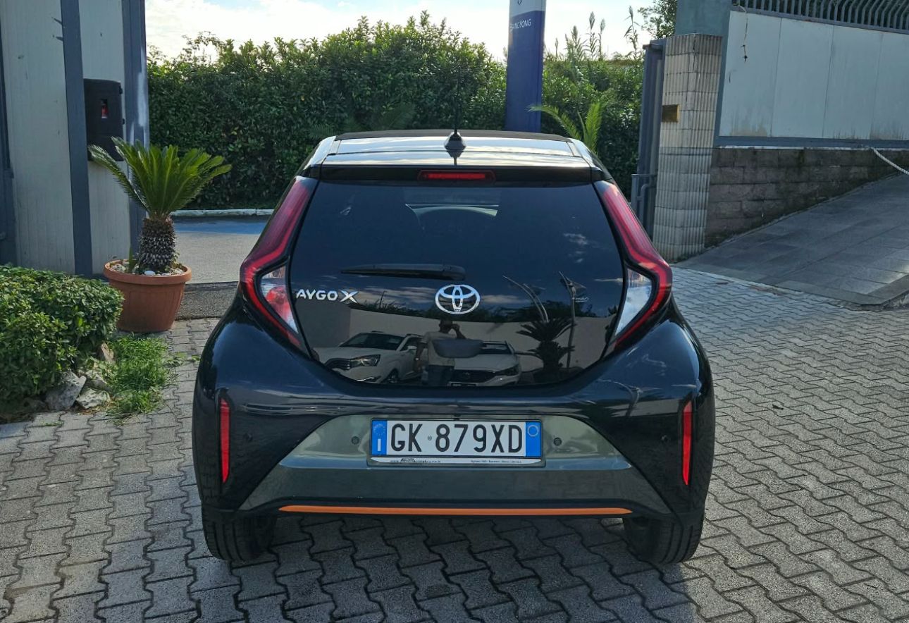 Toyota AYGO X LIMITED - AIR S-CVT 1000 cc