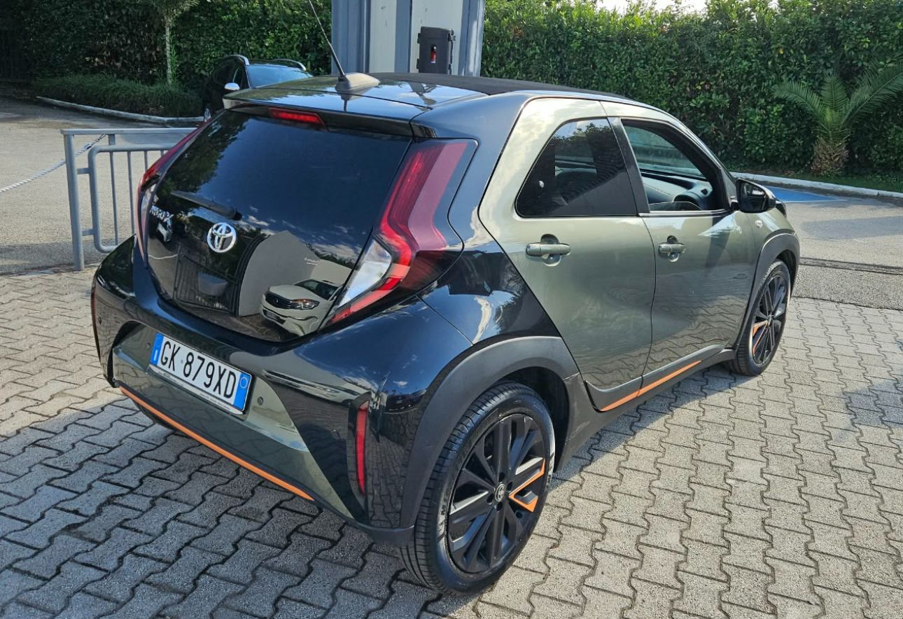 Toyota AYGO X LIMITED - AIR S-CVT 1000 cc