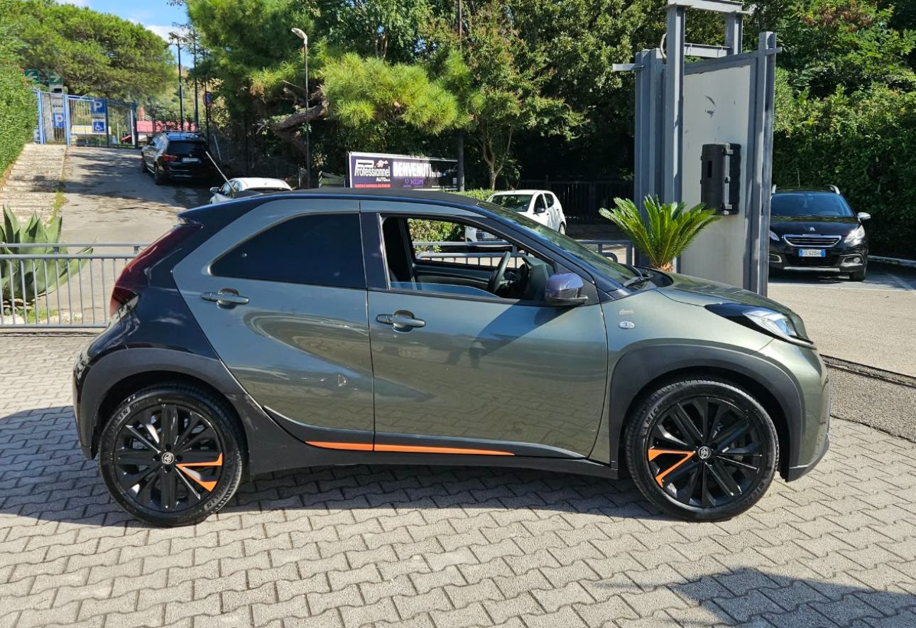 Toyota AYGO X LIMITED - AIR S-CVT 1000 cc