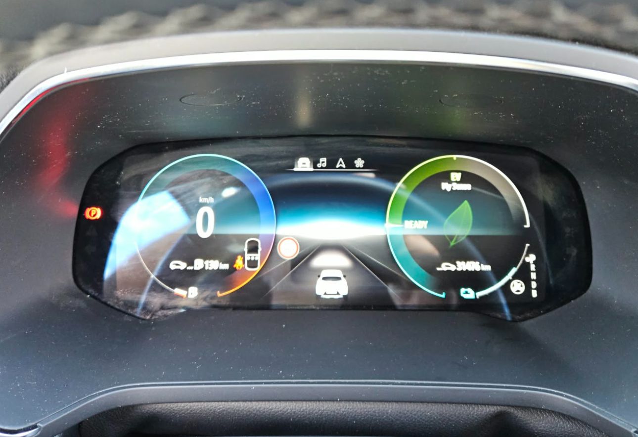 Renault CAPTUR Renault Captur E-Tech techno 1600 cc