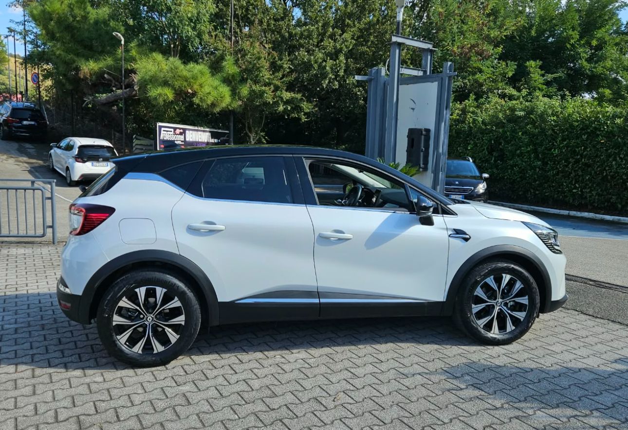 Renault CAPTUR Renault Captur E-Tech techno 1600 cc