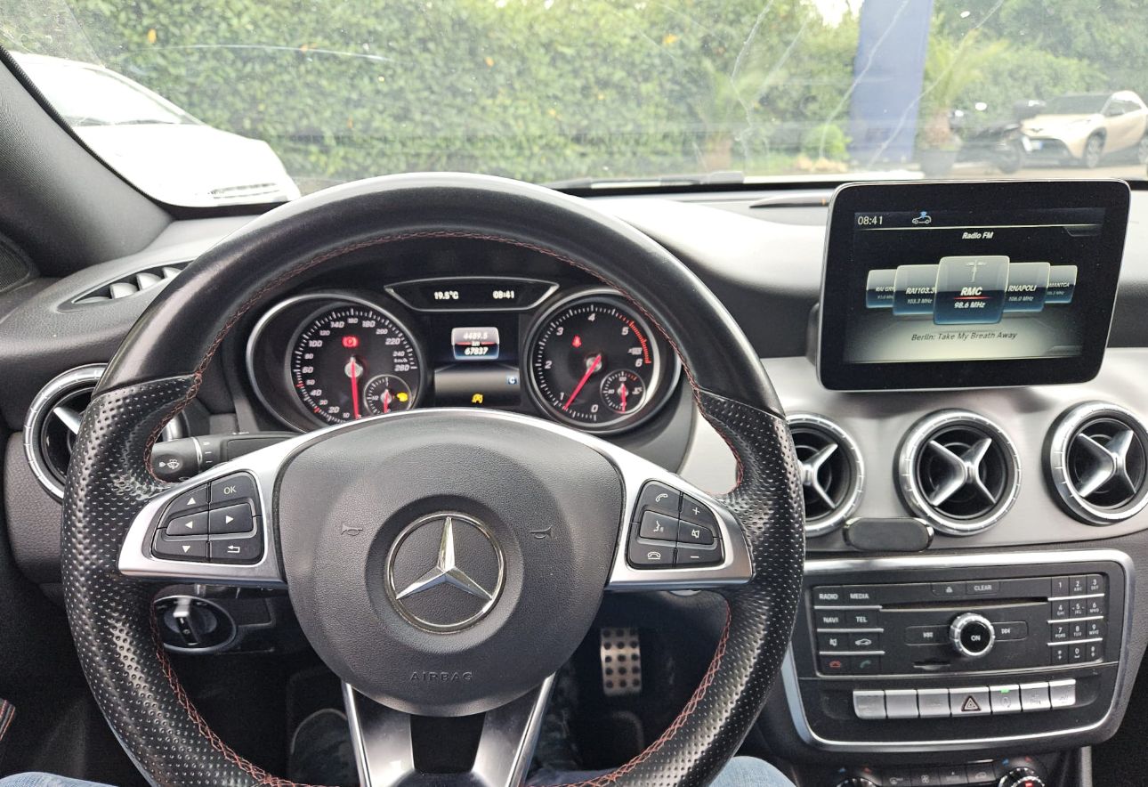 Mercedes CLA 200 d Premium 2200 cc