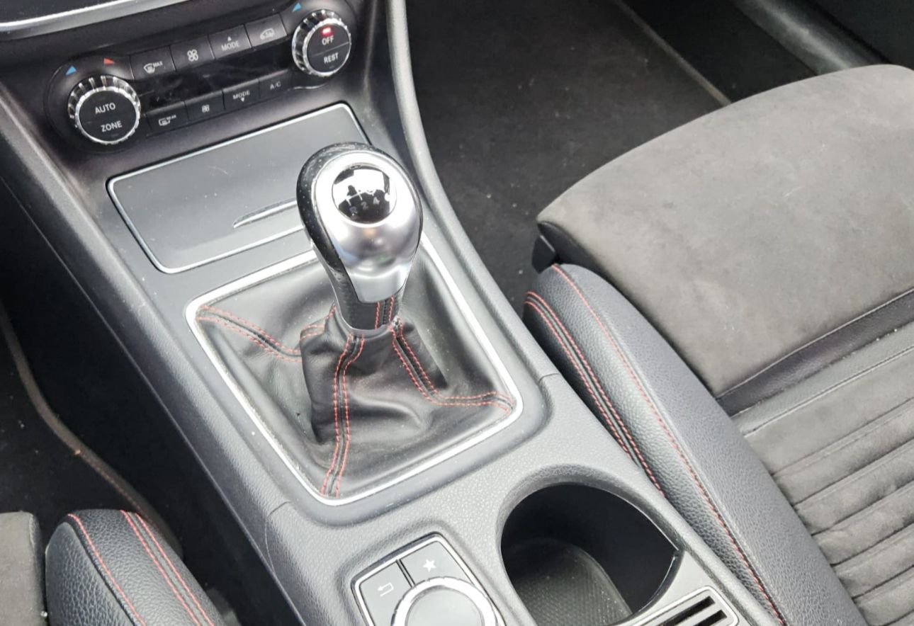 Mercedes CLA 200 d Premium 2200 cc