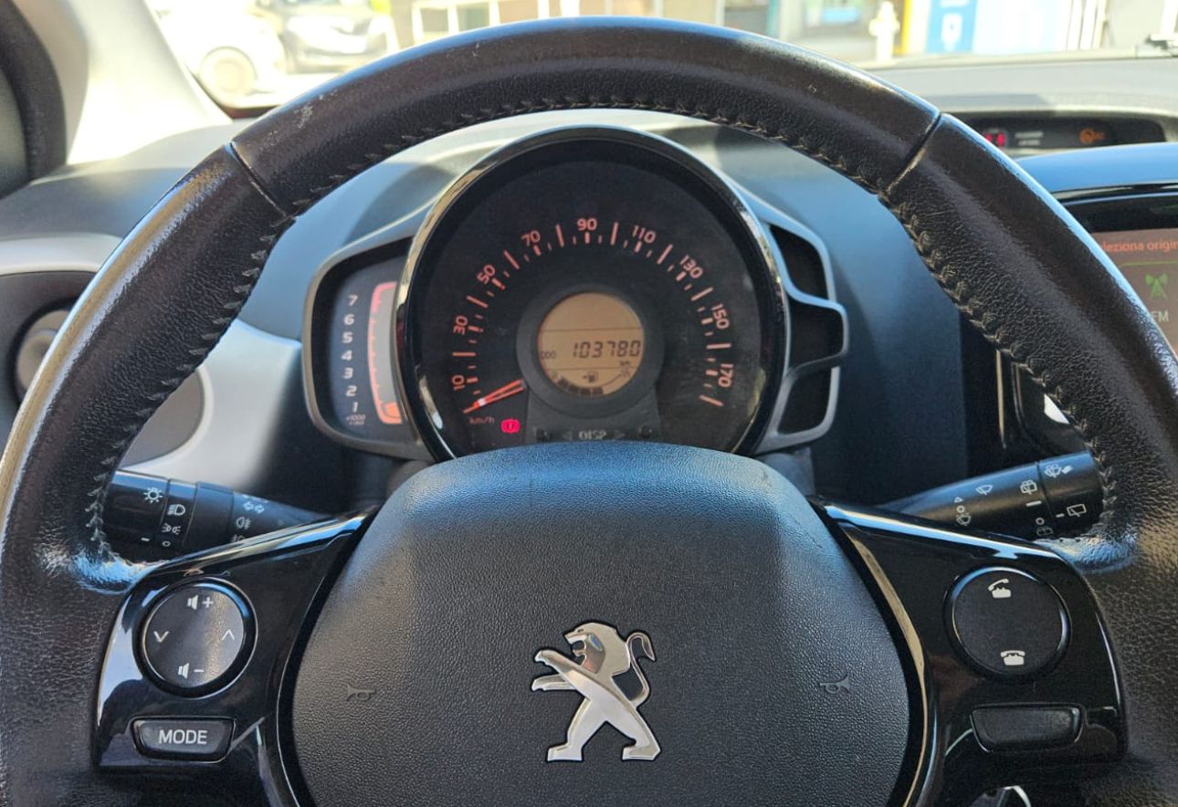 Peugeot 108 ALLURE 1200 cc